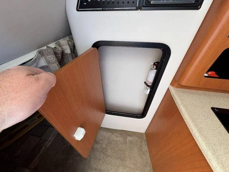 Slide: The Image of Crownline Boats 250 CR 2008 - 97