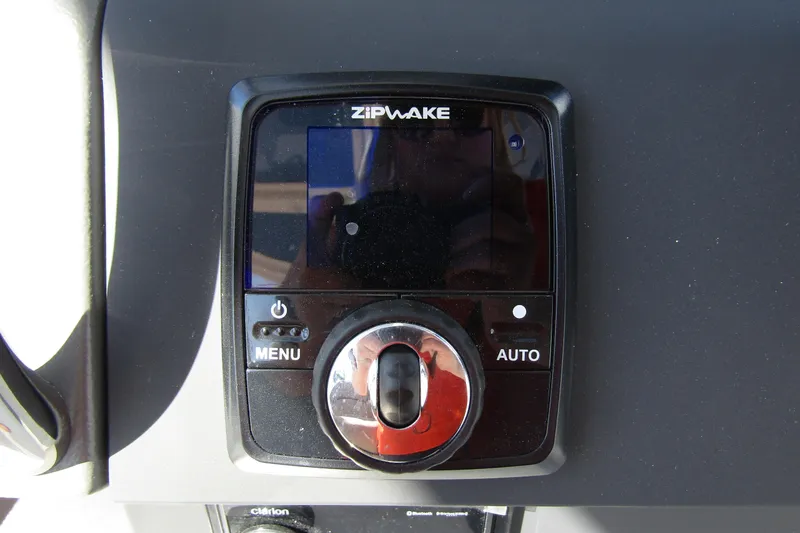 Slide: The Image of Zipwake control on Nimbus Tender 9, model year 2026. - 23