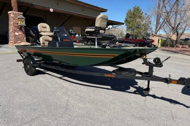 The Image of Tracker Bass Tracker Classic Limited 2026 - undefined