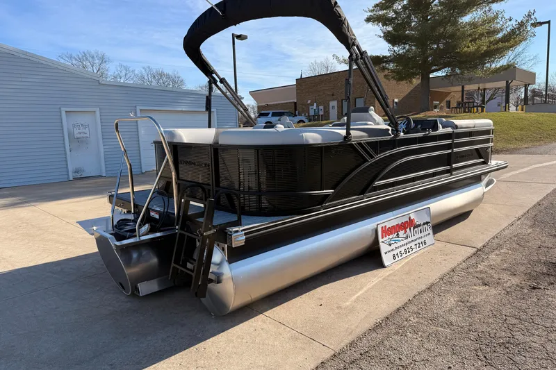 Slide: The Image of 2026 Bennington 22 S-One Quad Bench pontoon boat at Hennepin Marine dealership. - 10