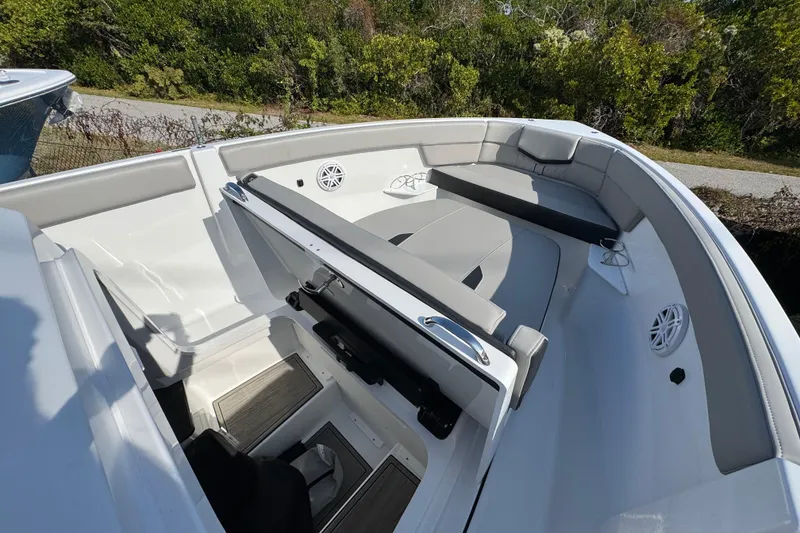 Slide: The Image of Bow lounge seating on Monterey Elite 25 OB - 10