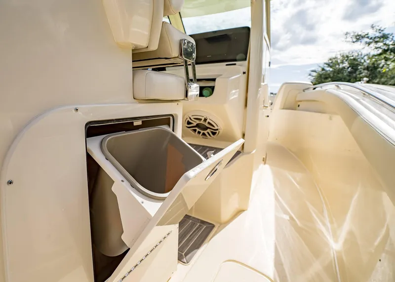 Slide: The Image of Scout 305 LXF 2026 - 20