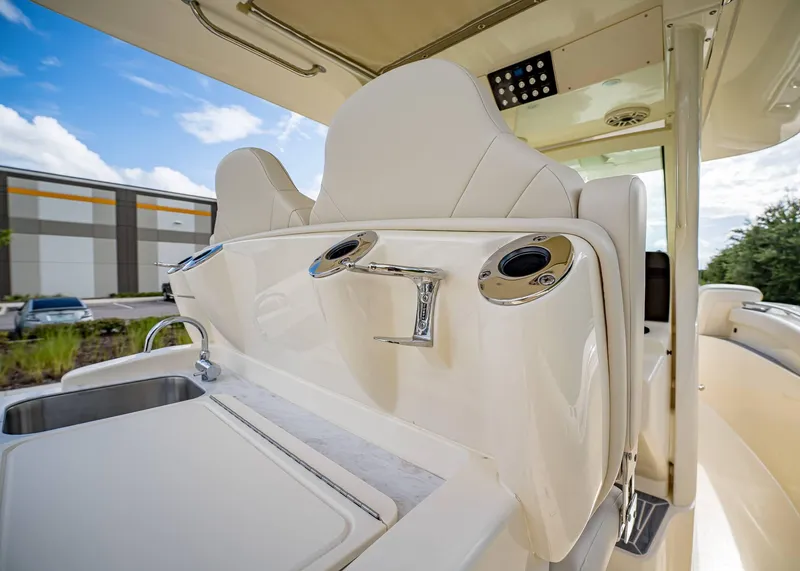 Slide: The Image of Scout 305 LXF 2026 - 25