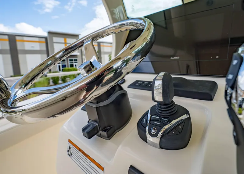 Slide: The Image of Scout 305 LXF 2026 - 31