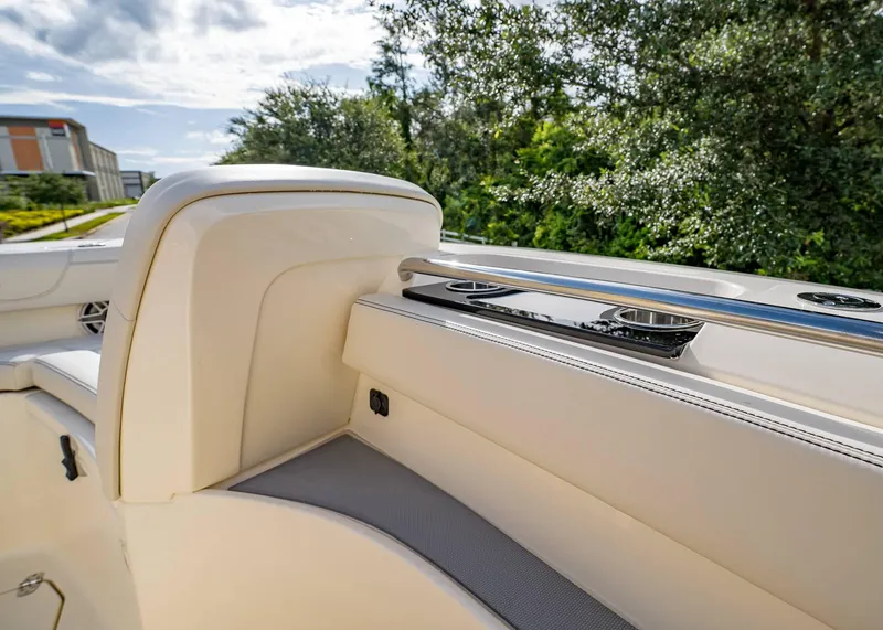 Slide: The Image of Scout 305 LXF 2026 - 46