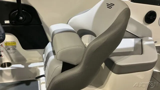 Slide: The Image of Bayliner V20 2026 - 11