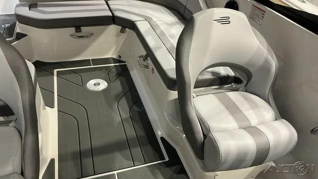 Slide: The Image of Bayliner V20 2026 - 12