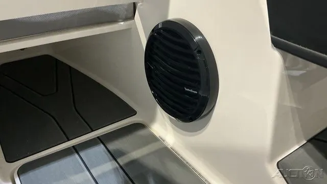 Slide: The Image of Bayliner V20 2026 - 9