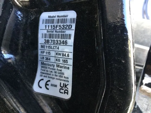 Slide: The Image of Sun Tracker Party Barge 20 DLX 2026 - 14