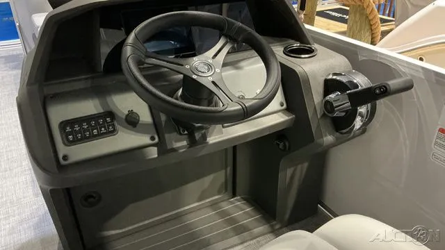 Slide: The Image of Sun Tracker Party Barge 20 DLX 2026 - 4