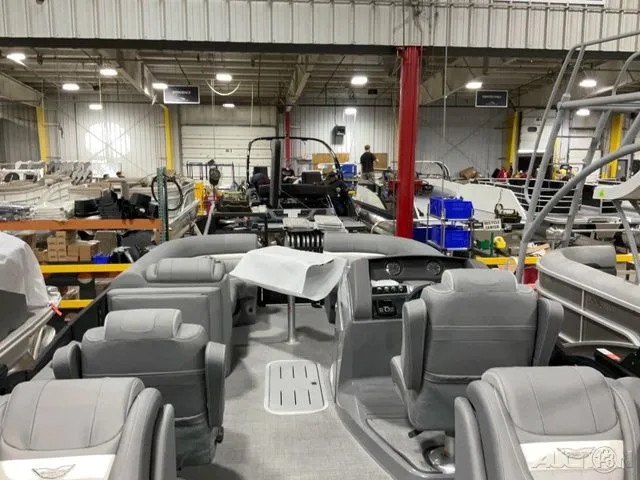 Slide: The Image of Bennington 23LXSFB ESP 2024 - 27