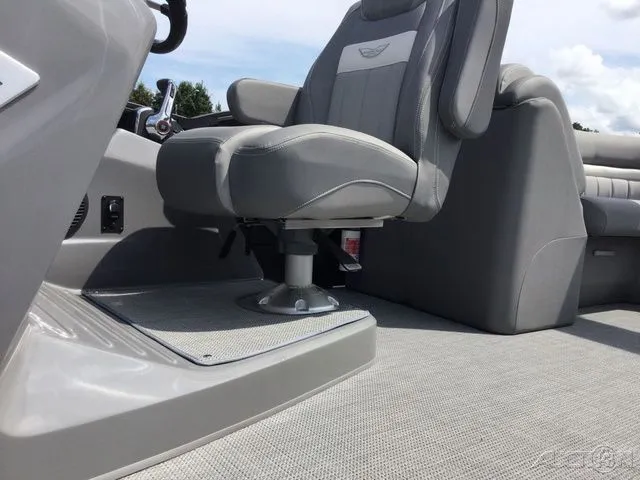 Slide: The Image of Bennington 23LXSFB ESP 2024 - 9