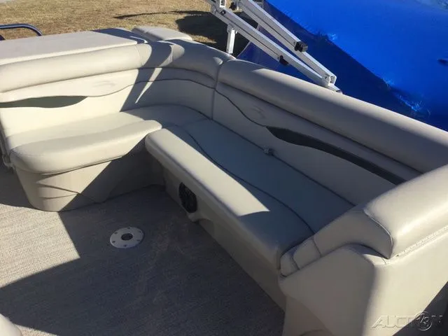 Slide: The Image of Bennington 22SLx 32" Twin Elliptical 2017 - 6