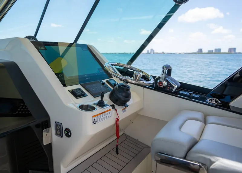 Slide: The Image of Scout 530 LXF 2026 - 22