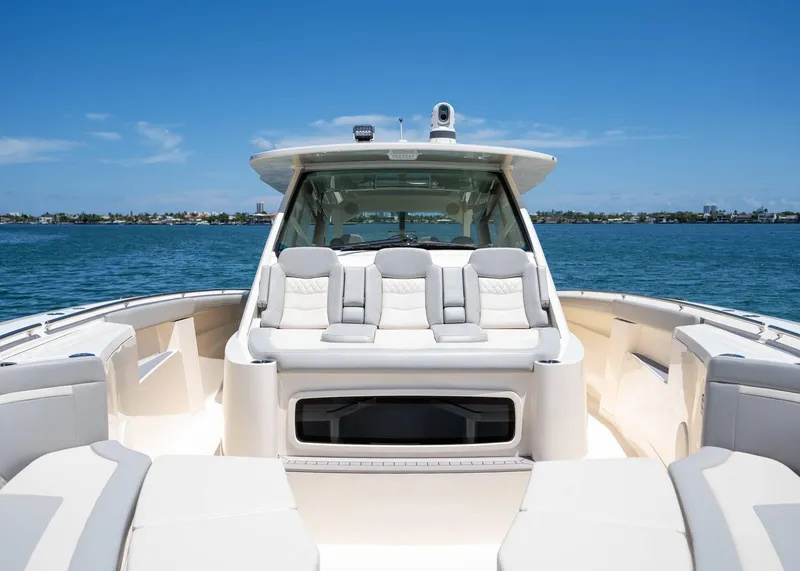 Slide: The Image of Scout 530 LXF 2026 - 28