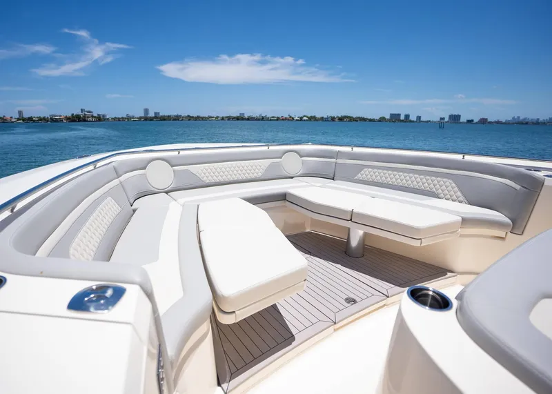 Slide: The Image of Scout 530 LXF 2026 - 32