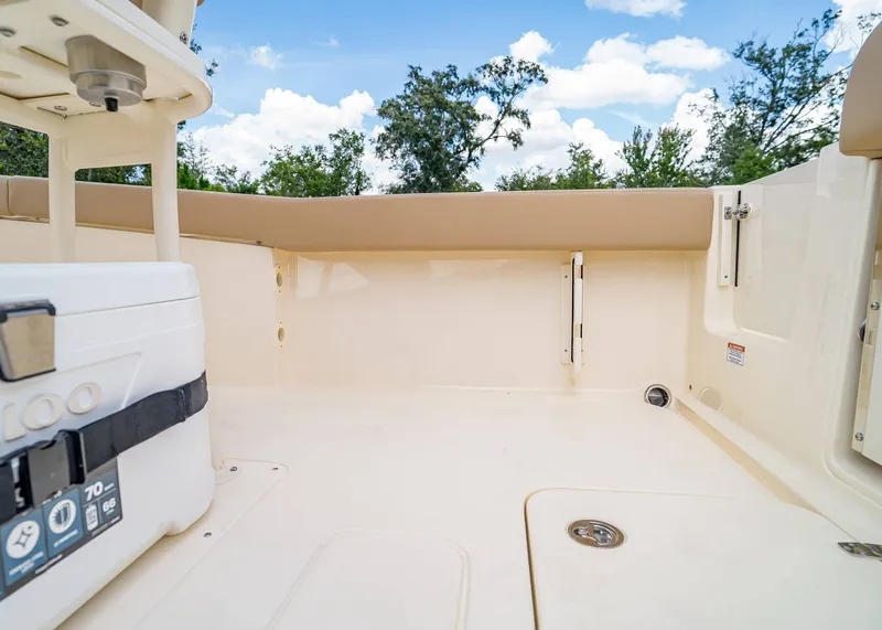 Slide: The Image of Scout 240 XSF 2026 - 14