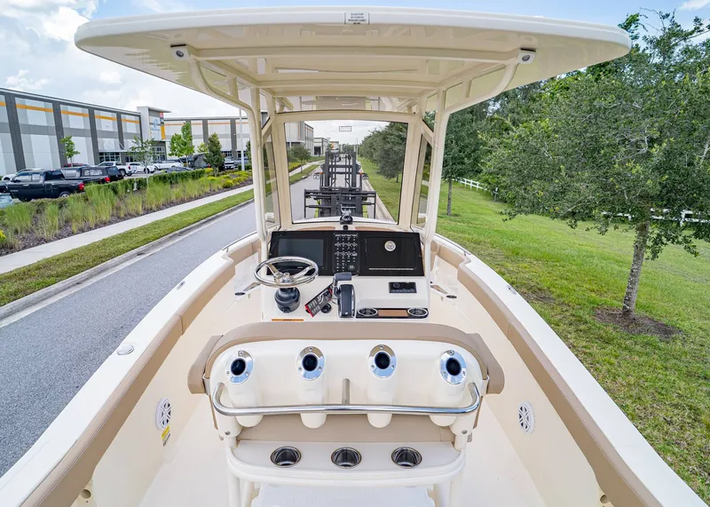 Slide: The Image of Scout 240 XSF 2026 - 16