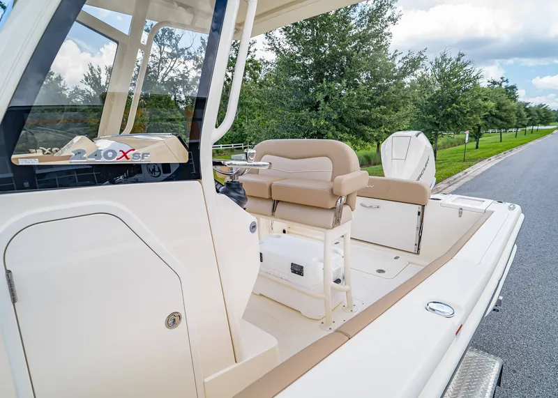 Slide: The Image of Scout 240 XSF 2026 - 22