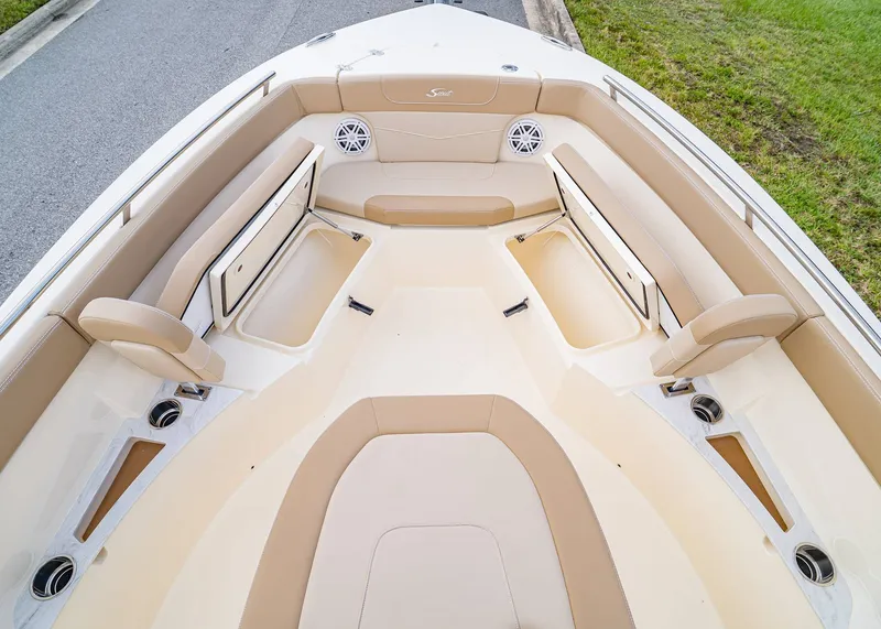 Slide: The Image of Scout 240 XSF 2026 - 25