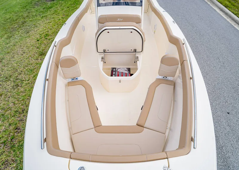 Slide: The Image of Scout 240 XSF 2026 - 26