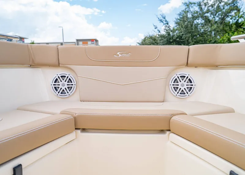 Slide: The Image of Scout 240 XSF 2026 - 30