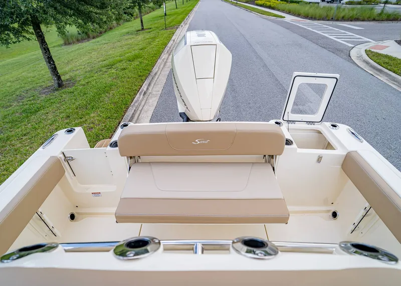 Slide: The Image of Scout 240 XSF 2026 - 8