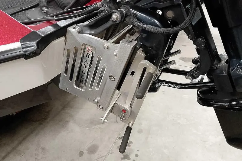Slide: The Image of 2005 Ranger Z20 Comanche boat motor mount with MotorMate support system. - 11