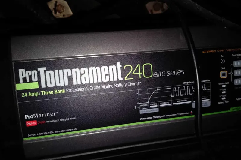 Slide: The Image of ProTournament 240 Elite Series marine battery charger, 24 Amp, three-bank, for Ranger Z20 Comanche 2005. - 40