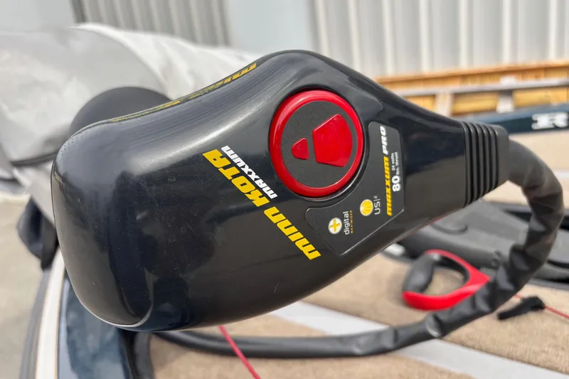 Slide: The Image of Minn Kota Maxxum Pro trolling motor control on 2007 Ranger Z21 Comanche boat. - 3