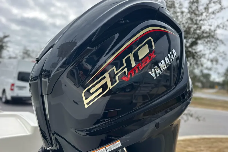 Slide: The Image of Yamaha SHO VMAX engine on 2026 Pathfinder 2200 TRS boat, outdoor setting. - 20