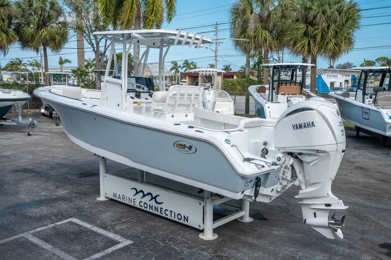 Slide: The Image of Sea Hunt Ultra 234 boat 2026 with Yamaha engine. - 4