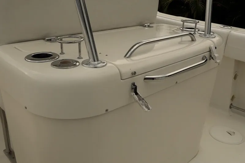 Slide: The Image of 2008 Hydra-Sports Vector 2900 CC boat console with stainless steel handles and cup holders. - 15