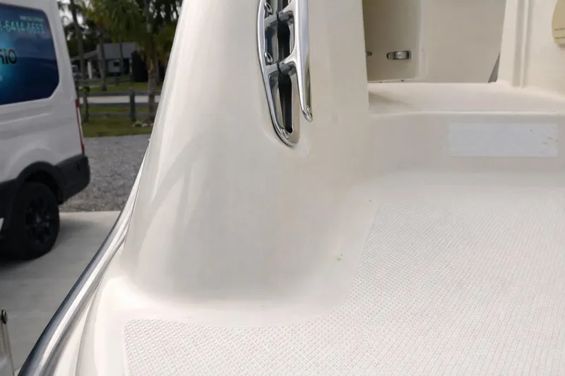 Slide: The Image of 2008 Hydra-Sports Vector 2900 CC boat deck with chrome details. - 27