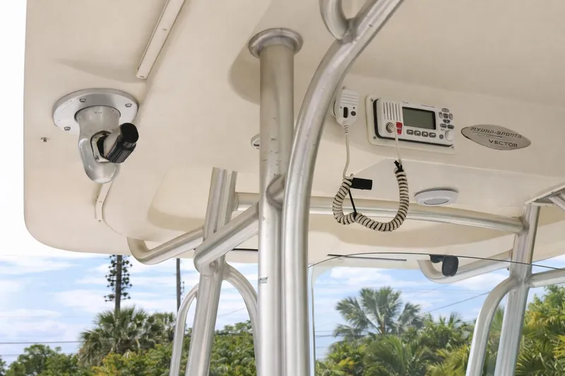 Slide: The Image of 2008 Hydra-Sports Vector 2900 CC boat console with radio and rod holder. - 28
