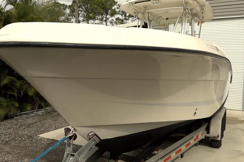 Slide: The Image of 2008 Hydra-Sports Vector 2900 CC boat on trailer, parked outdoors. - 5