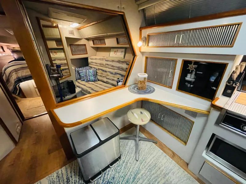 Slide: The Image of Sea Ray 390 Express Cruiser 1989 - 52