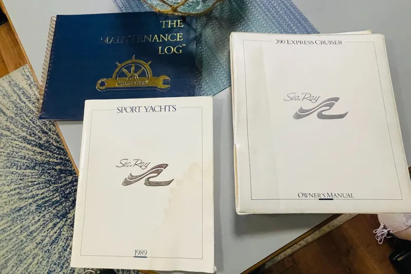 Slide: The Image of Sea Ray 390 Express Cruiser 1989 - 68