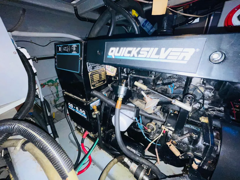 Slide: The Image of Sea Ray 390 Express Cruiser 1989 - 74