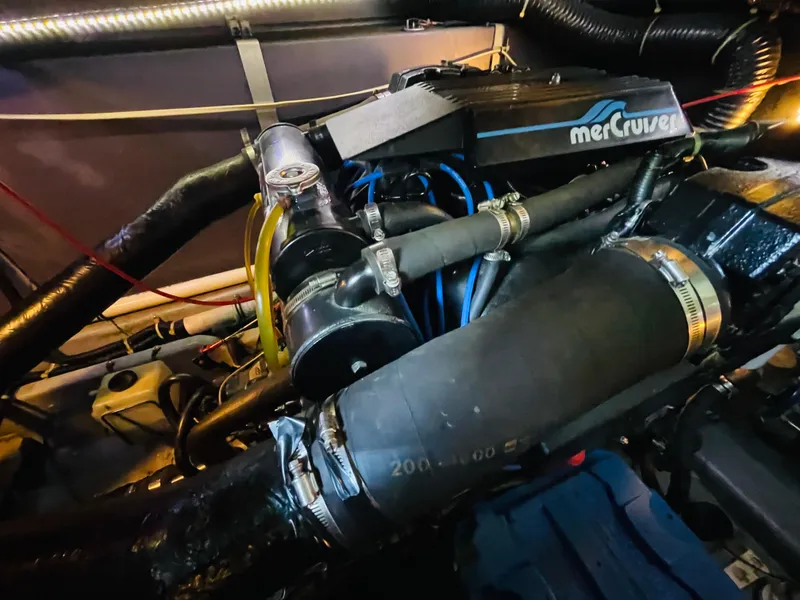 Slide: The Image of Sea Ray 390 Express Cruiser 1989 - 76