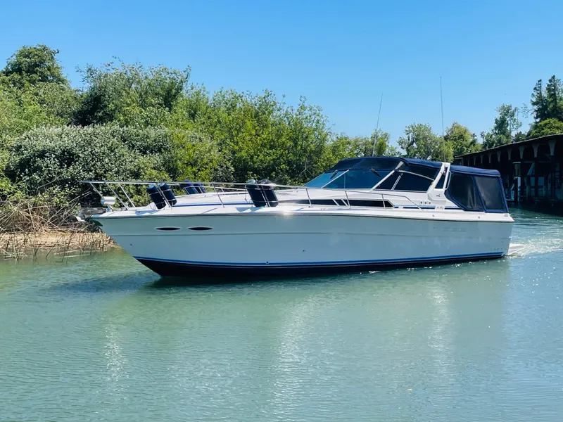 Slide: The Image of Sea Ray 390 Express Cruiser 1989 - 77