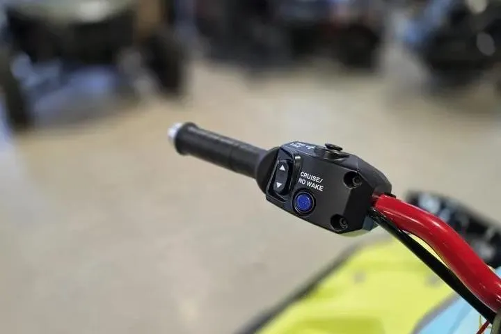 Slide: The Image of Handlebar controls of 2025 Yamaha WaveRunner JetBlaster PRO 3-Up, featuring cruise and no-wake buttons. - 16