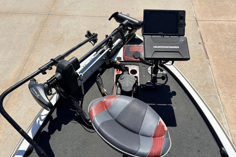 Slide: The Image of 2019 Skeeter FX21 Apex boat with Humminbird electronics and trolling motor setup. - 10