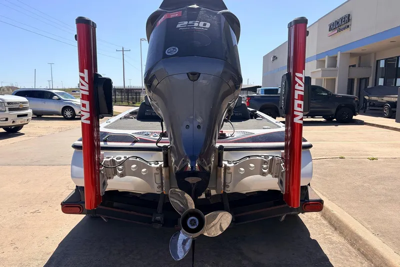 Slide: The Image of 2019 Skeeter FX21 Apex boat with Talon anchors and 250 horsepower engine. - 6