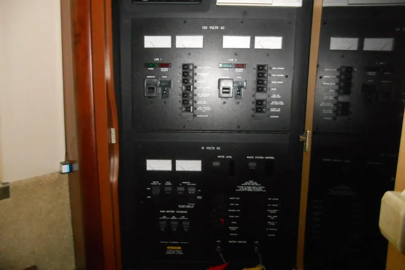 Slide: The Image of 2007 Sea Ray 44 Sundancer yacht kitchen with granite countertops and modern appliances. - 14