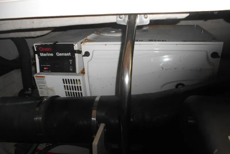 Slide: The Image of 2007 Sea Ray 44 Sundancer yacht under protective cover, interior view. - 27