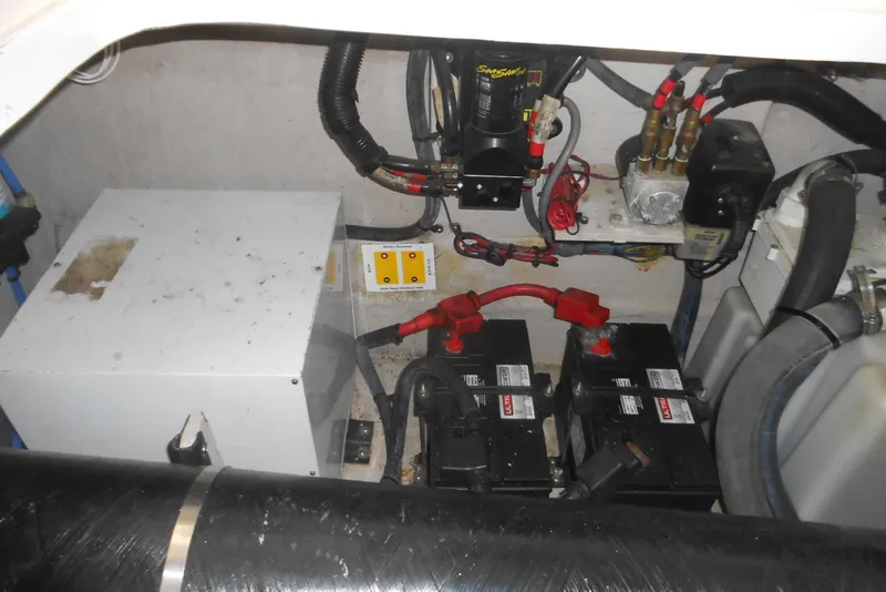 Slide: The Image of Onan Marine Genset in 2007 Sea Ray 44 Sundancer engine room. - 31