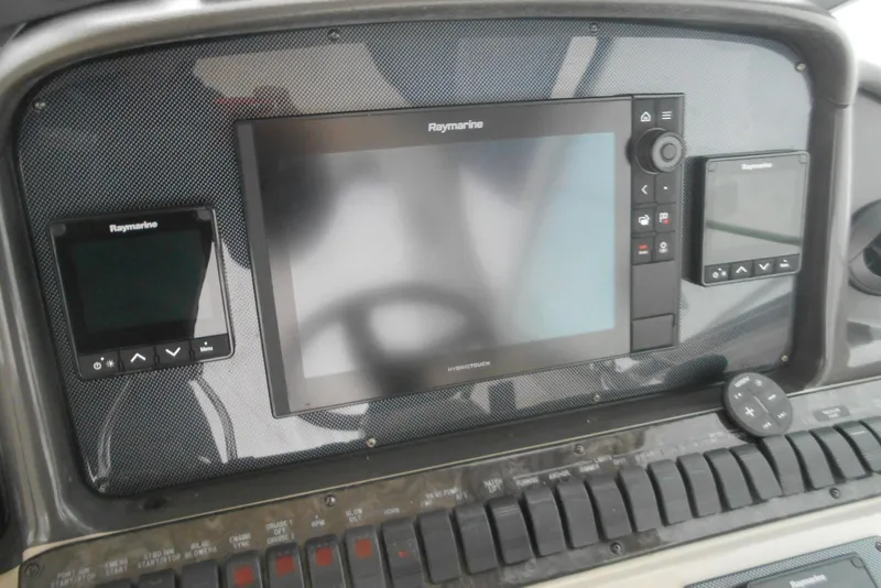 Slide: The Image of Luxurious white seating on 2007 Sea Ray 44 Sundancer yacht. - 7