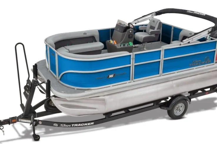 The Image of Sun Tracker Party Barge 16 DLX 2026 - undefined