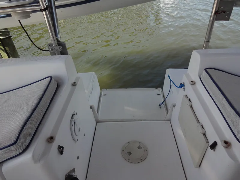 Slide: The Image of Aft area of a 2001 Hunter 380 yacht. - 20